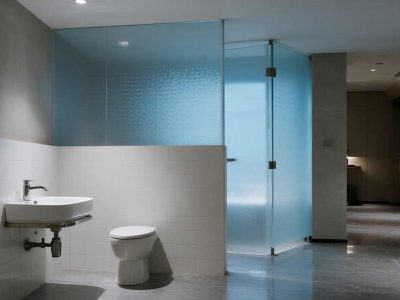 Toilet Cubicle Hotel 3